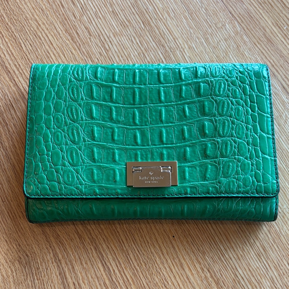 kate spade Emerald Green Croc-Embossed Wallet with Metal Logo Plaque